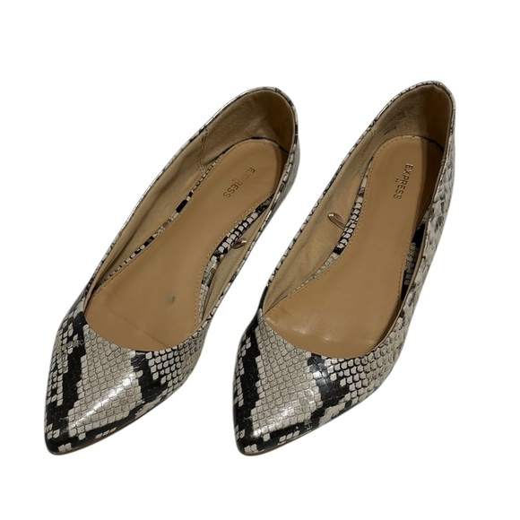 Express Black and Cream Snakeskin Flats Size: 9 - Picture 1 of 8